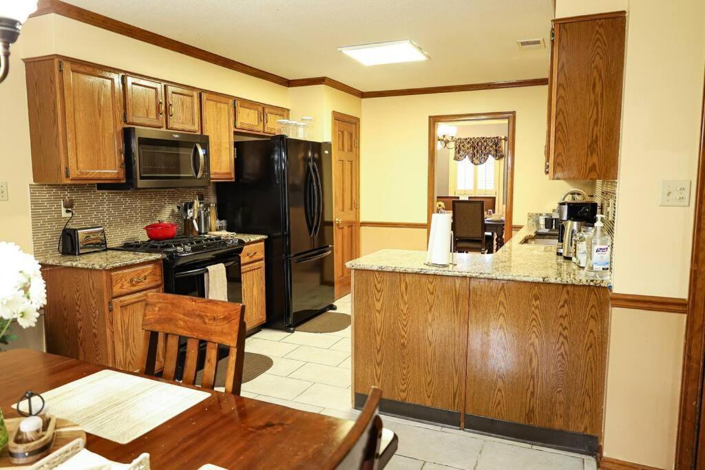 Comfortable And Pleasant 4 Bedroom Home Memphis Exterior foto